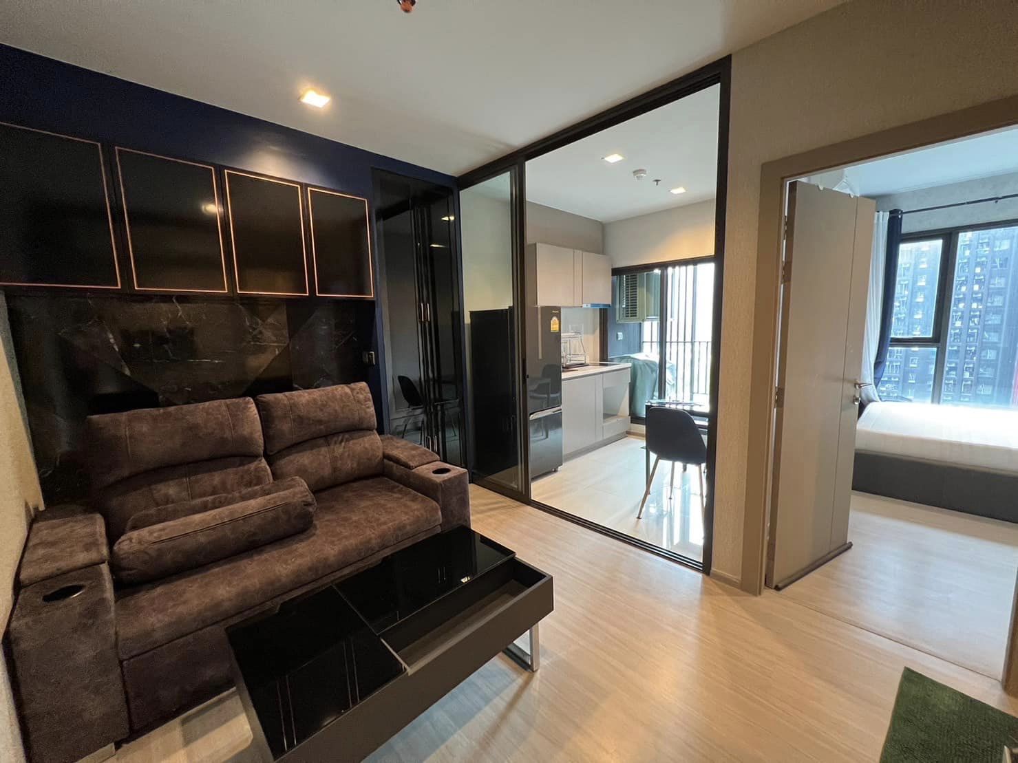(CRH-1081) Rented < Life Asoke-Rama 9  MRT 300m. 1bed 1bath 32sqm 18FL