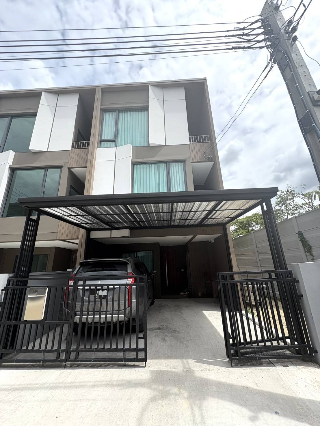 (VRB-1305) Baan Klang Muang Vibhavadi ,3beds,3baths,170sqm,3storey.