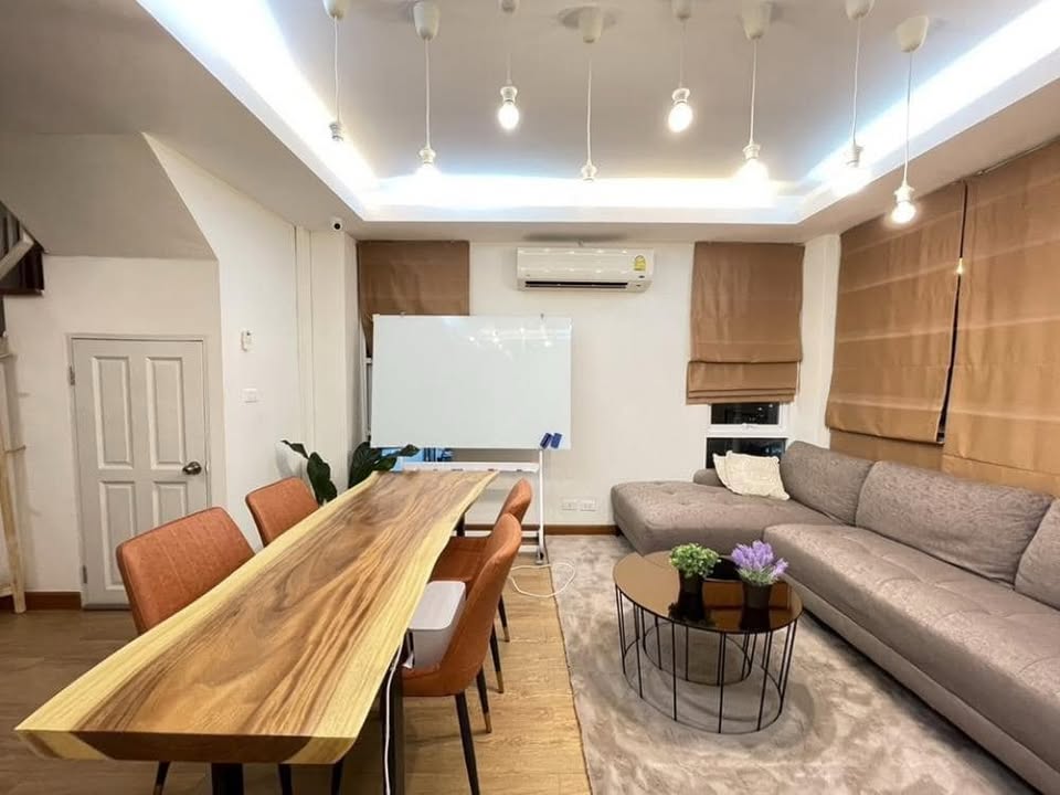 (VRB-1312) Rented>Ratchadaphisek ,4beds,3baths,180sqm,3storey.