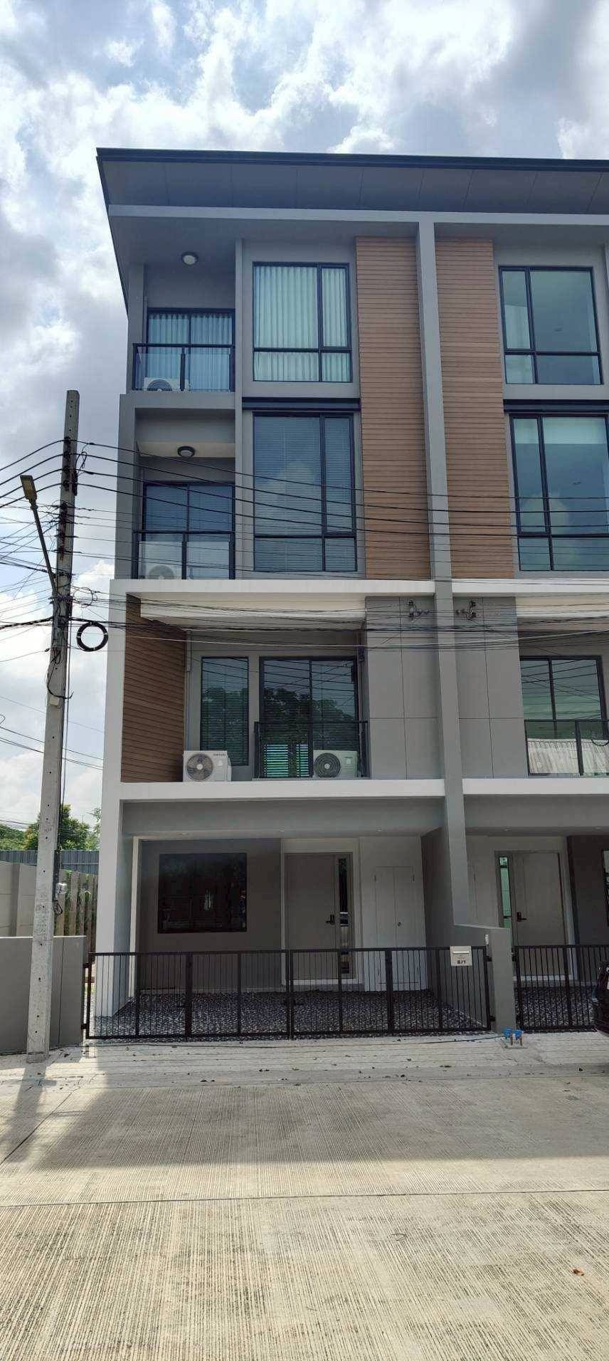 (VRB-1373) Premium Place Phaholyothin-Ramintra ,4beds,3baths,228.57sqm,3.5storey.