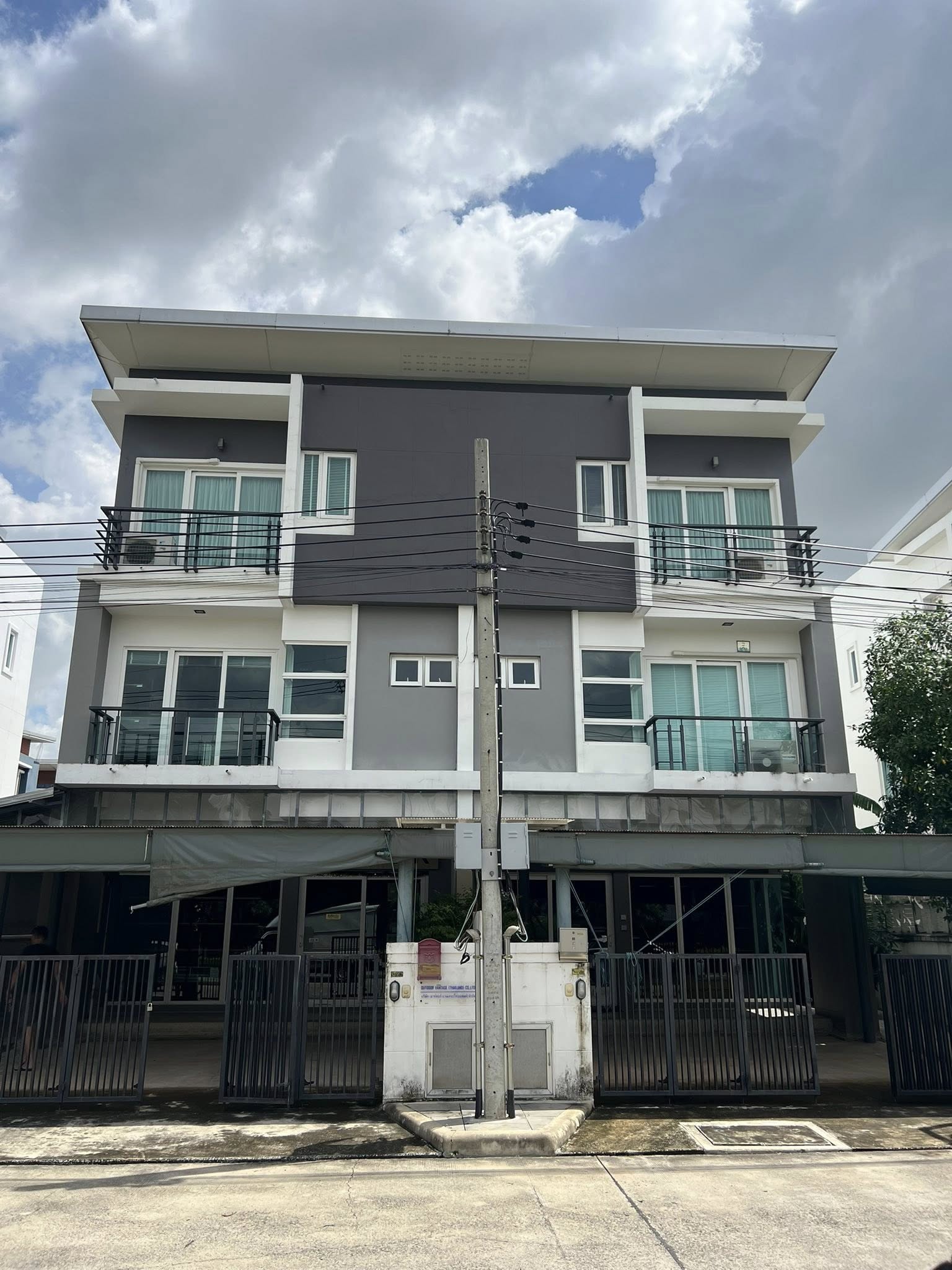 (VRB-1380) Chuan Chuen Modus Viphavadi ,6beds,8baths,500sqm,3storey.