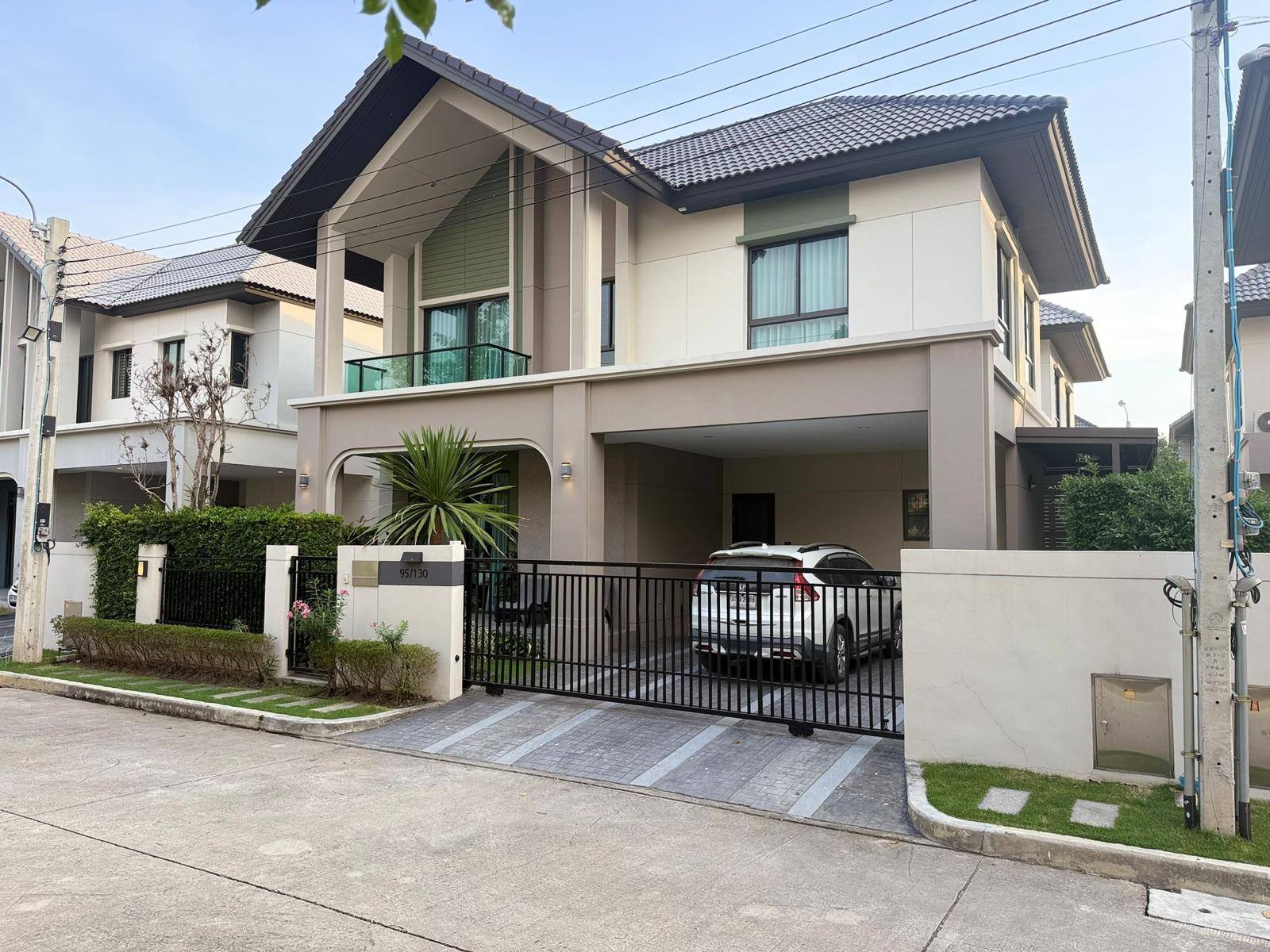 (VRB-1417) Bangkok Boulevard Srinakarin - Bangna ,3beds,3baths,213sqm,2storey.
