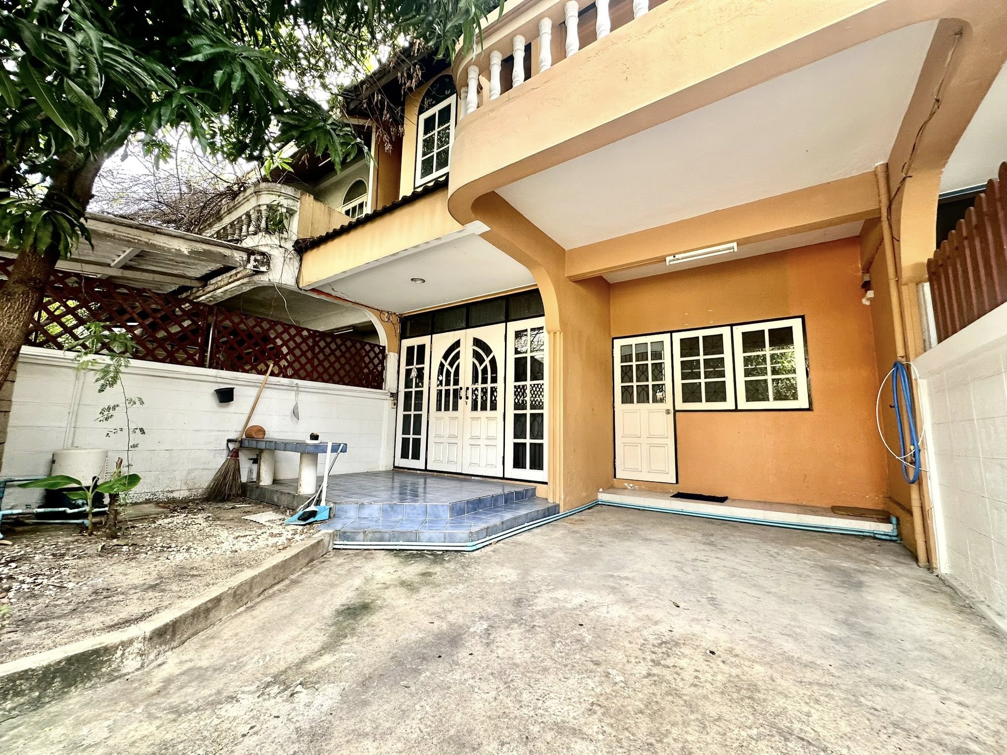 (VRB-1439) Ramkhamhaeng townhouse ,3beds,2baths,180sqm,2storey.