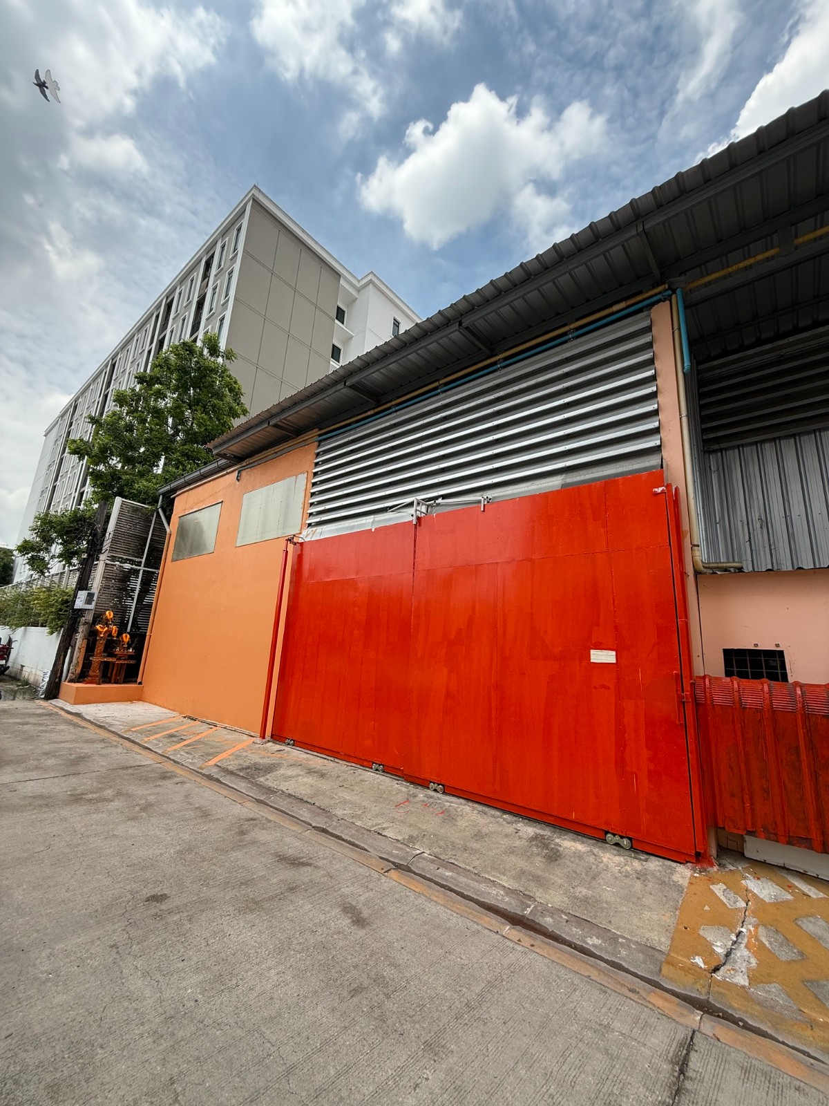(WRB-1602) Din Daeng Warehouse , 400sqm,2baths.