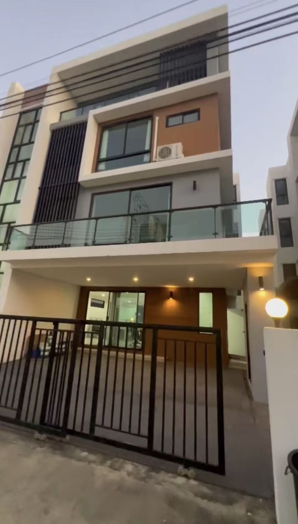 (VRB-1660) Kingkaew 19 Road ,6rooms,7baths,440sqm,4storey.