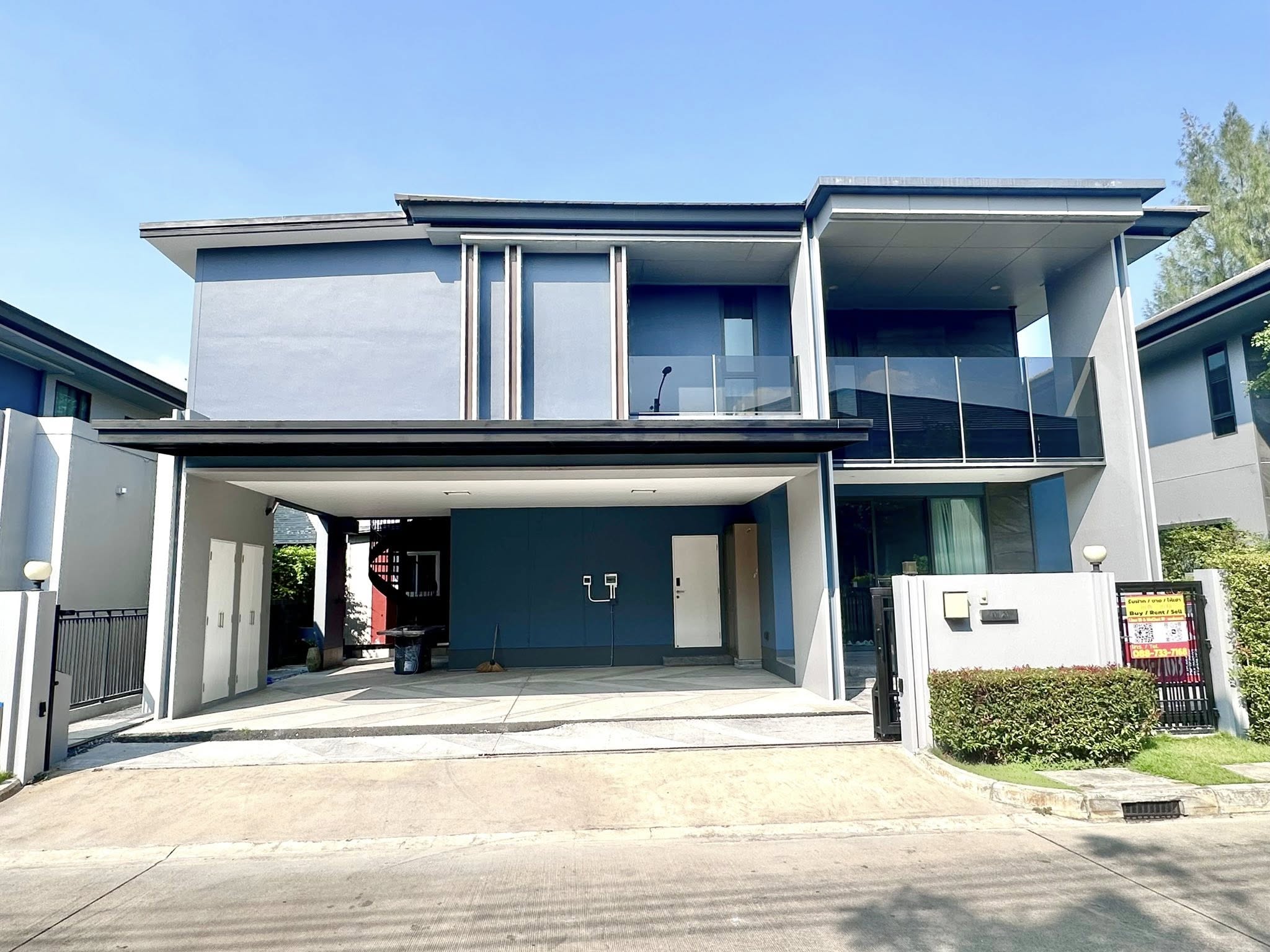 (VRB-1676) Setthasiri Krungthep Kreetha 2 ,5beds,5baths,1maid,300sqm,2storey.