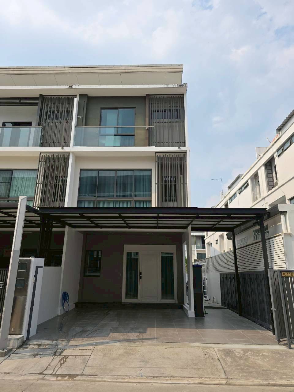 (VRB-1681) The Landmark Ekamai-Ramindra ,3beds,4baths,168sqm,3storey.