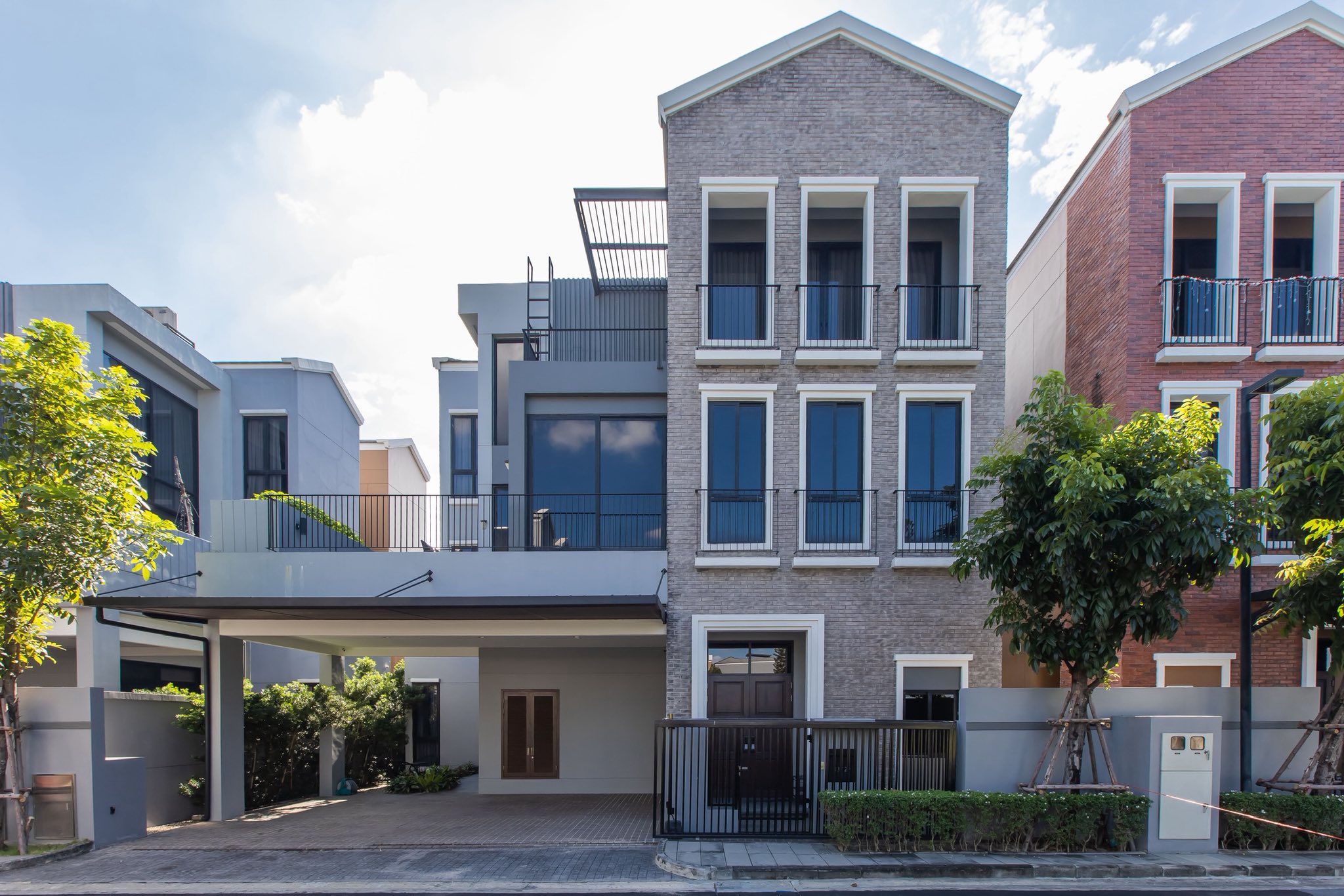 (VRB-1697) Artale Ekkamai - Ramintra ,4beds,6baths,390sqm,3storey.