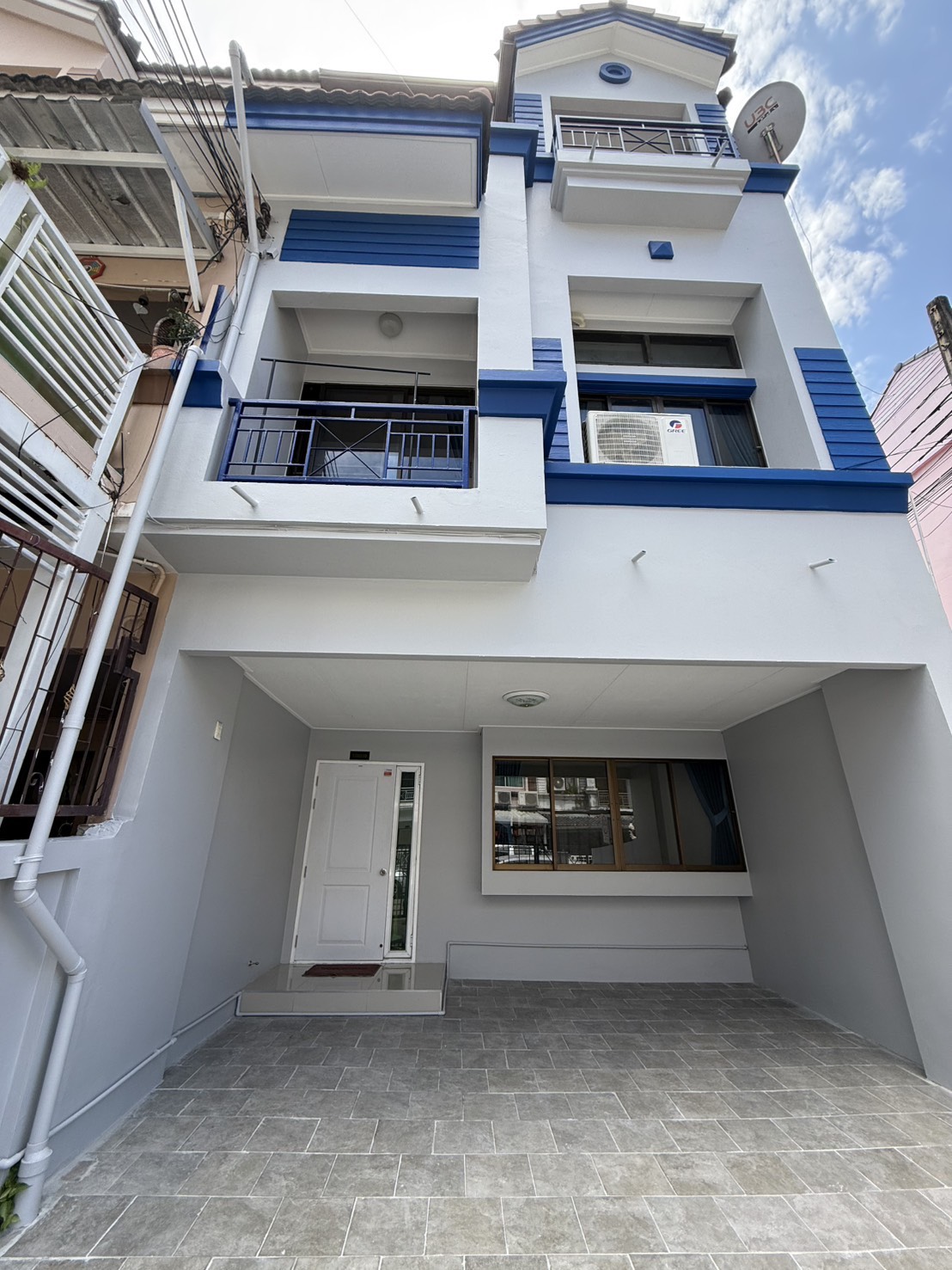 (VRB-1759) Baan Klang Muang Ratchada - Mengjai ,3beds,4baths,200sqm,3storey.
