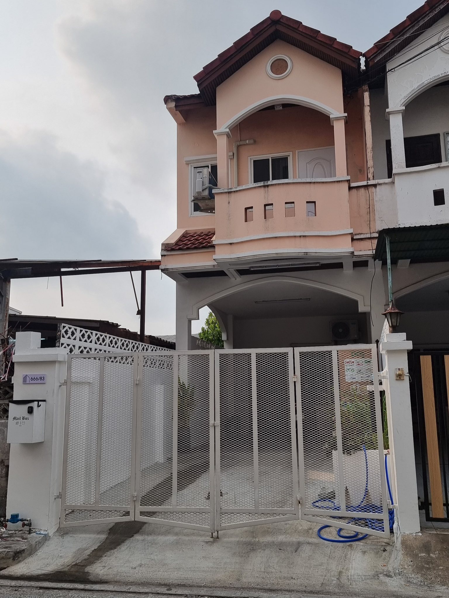 (VRB-1789) Huai Khwang ,3beds,4baths,90sqm.3storey.